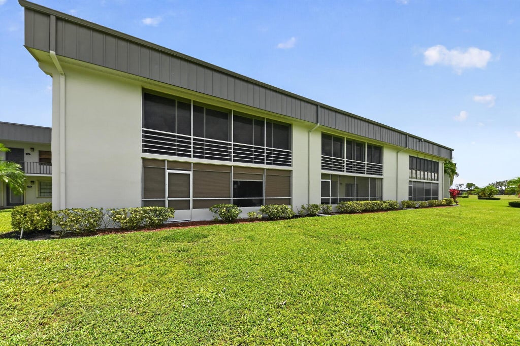 Photo of 464 Piedmont J, Delray Beach, FL 33484 (MLS # B26064191)