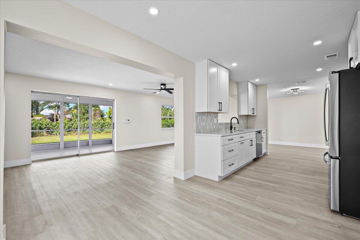 LUCERNE LAKES HOMES VILLA - Residential