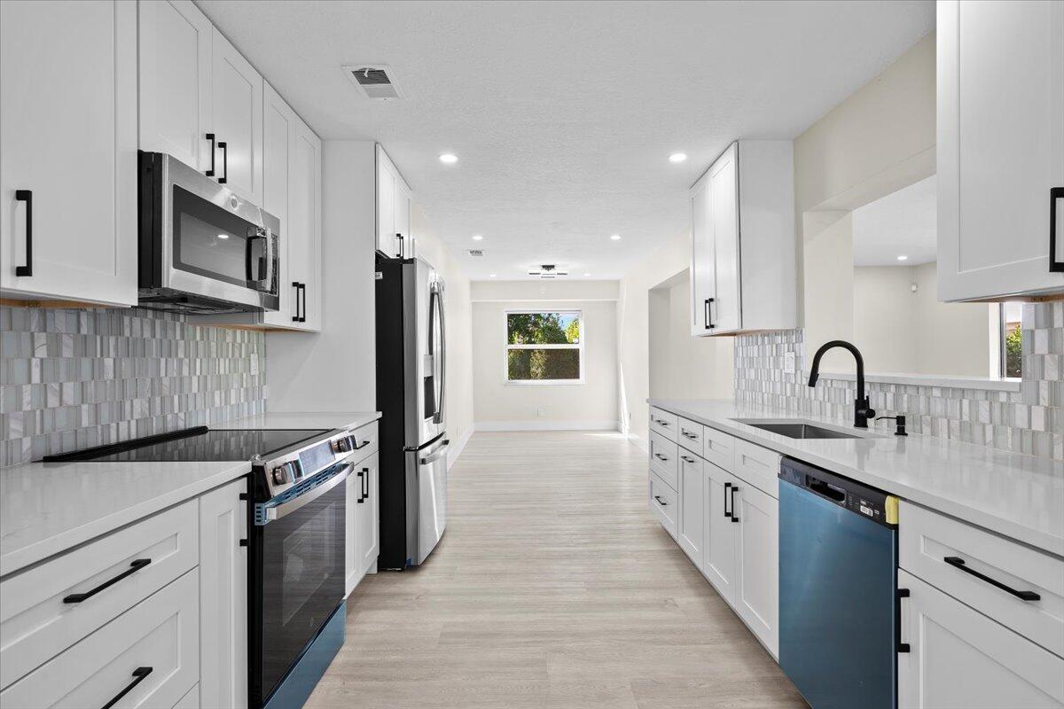 LUCERNE LAKES HOMES VILLA - Residential