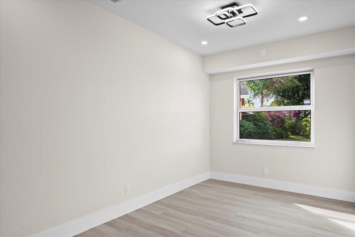 LUCERNE LAKES HOMES VILLA - Residential