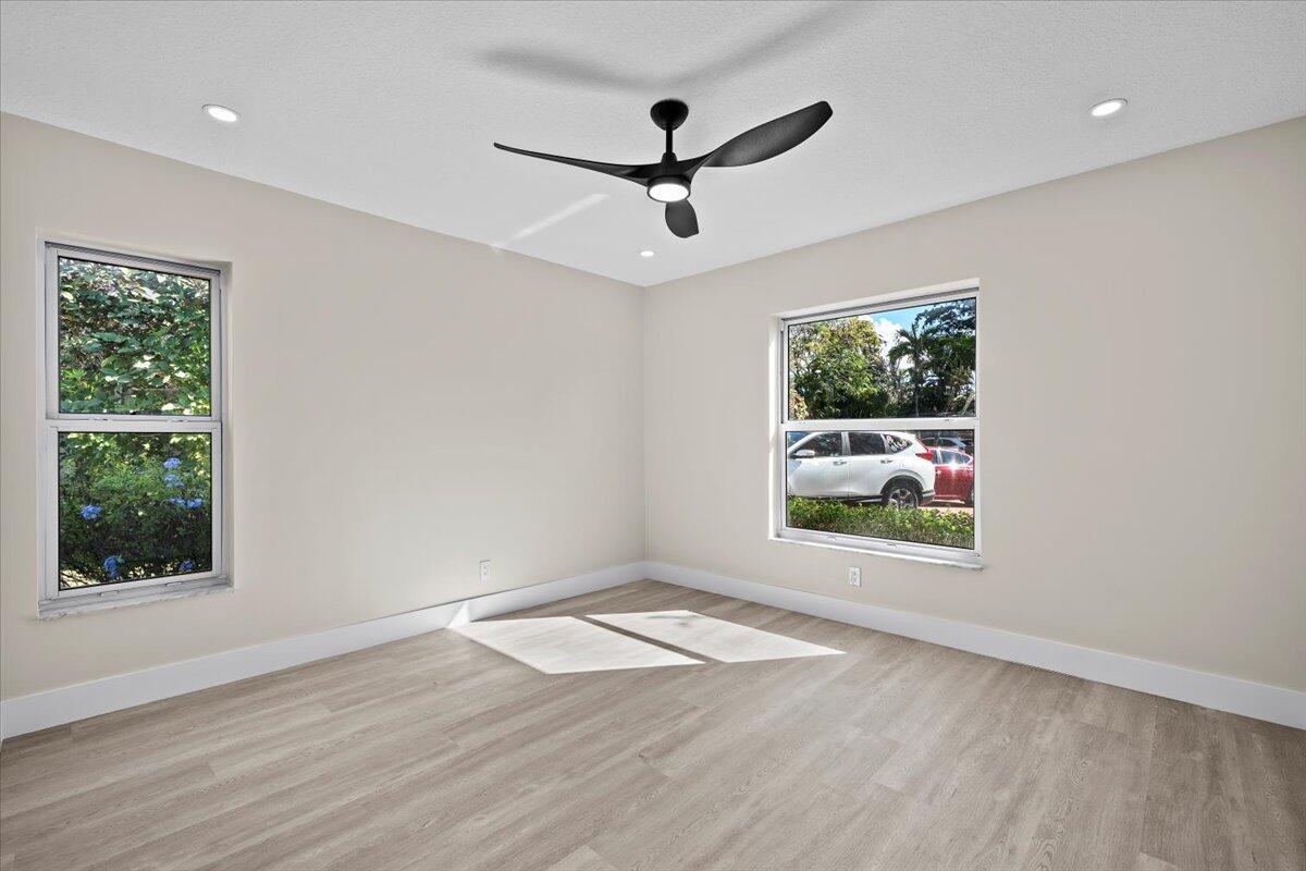 LUCERNE LAKES HOMES VILLA - Residential