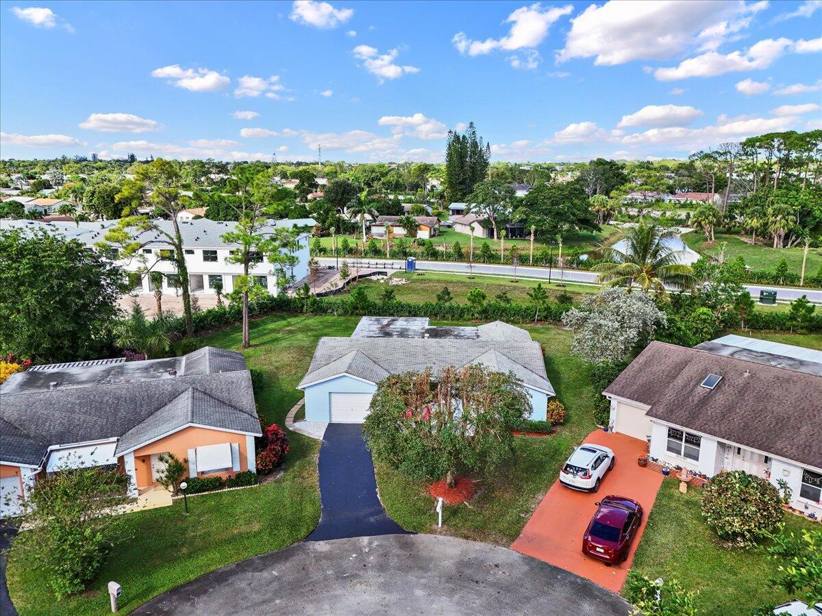 LUCERNE LAKES HOMES VILLA - Residential