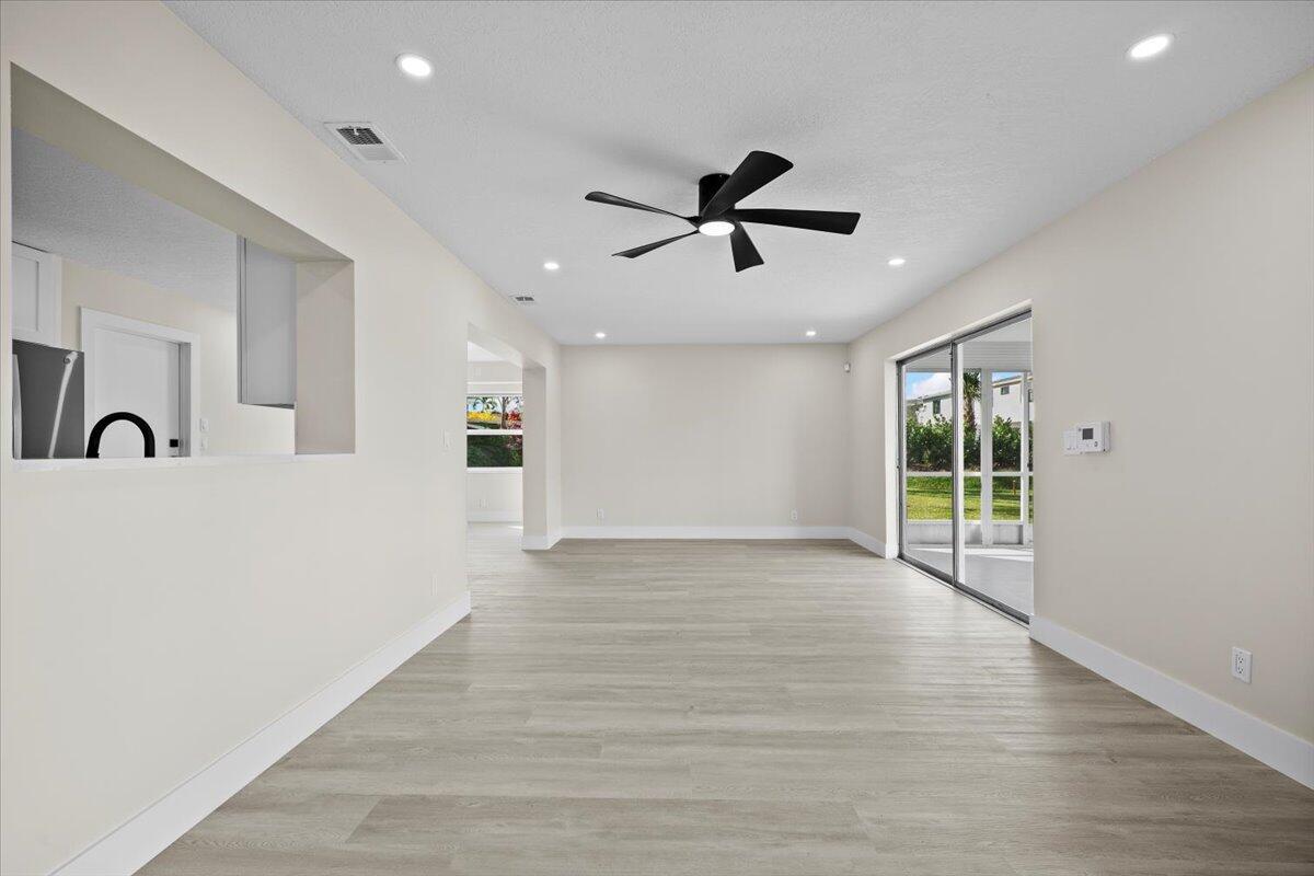 LUCERNE LAKES HOMES VILLA - Residential