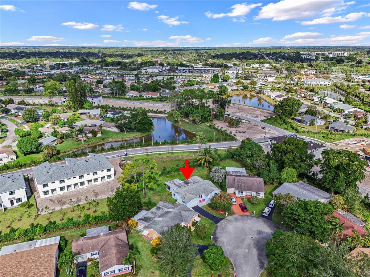 LUCERNE LAKES HOMES VILLA - Residential