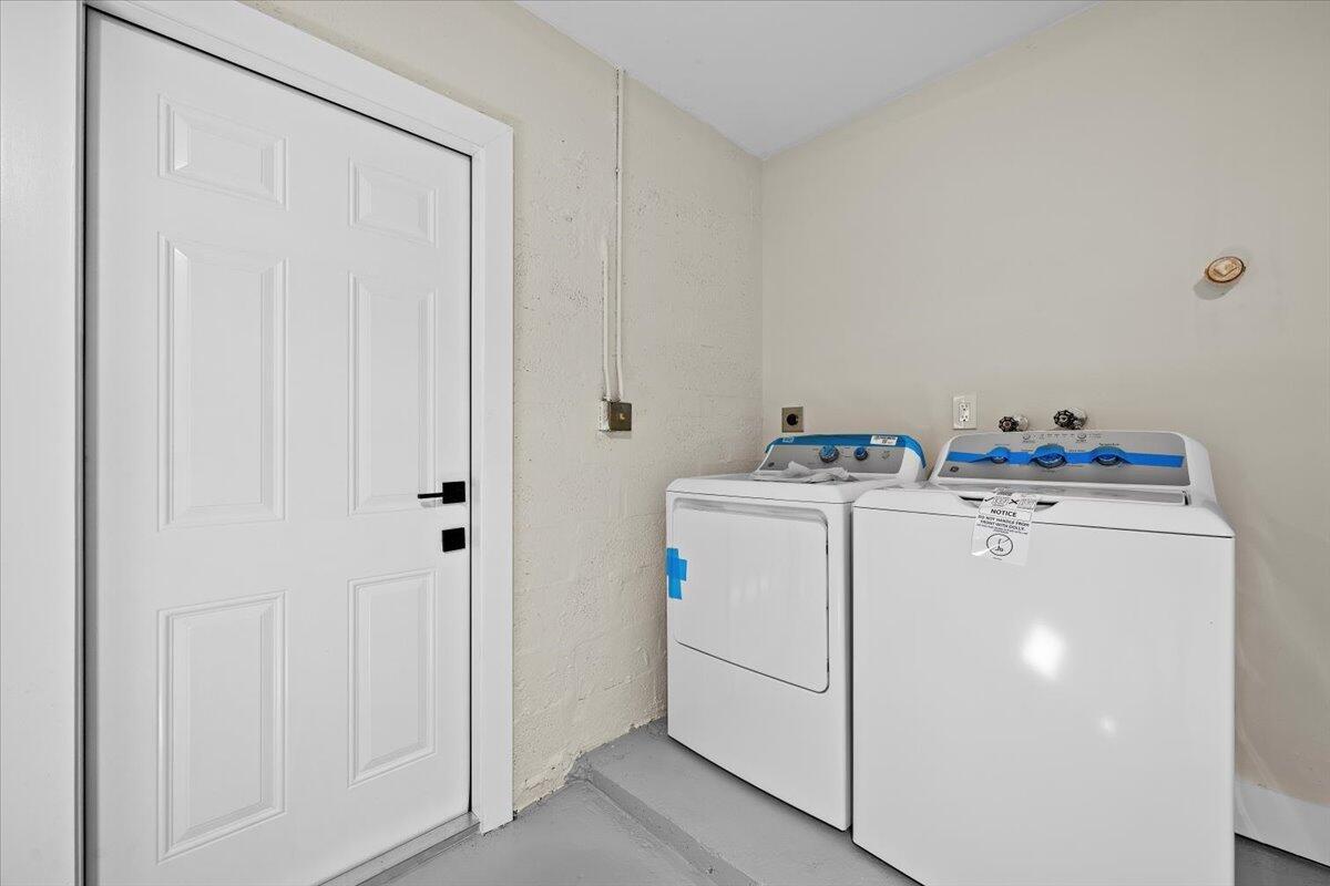 LUCERNE LAKES HOMES VILLA - Residential