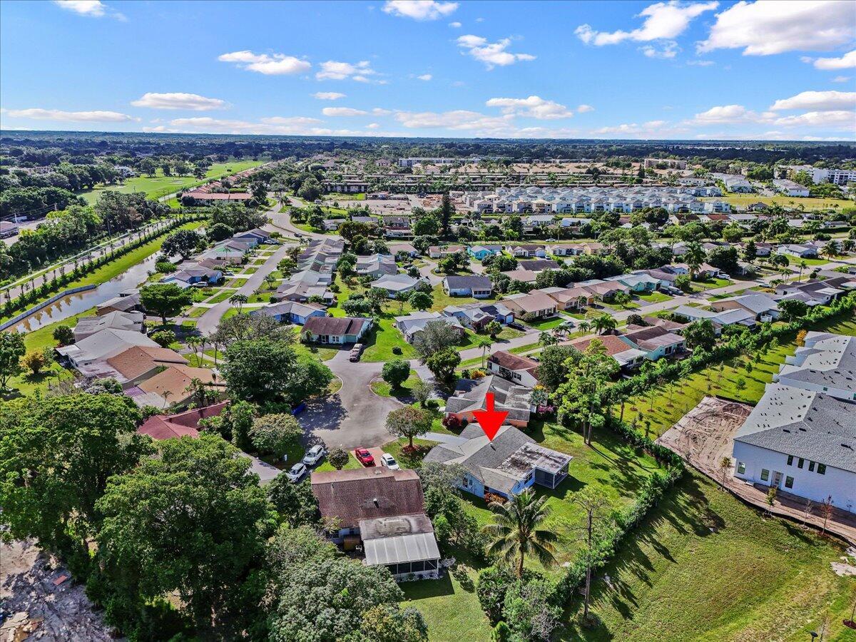 LUCERNE LAKES HOMES VILLA - Residential