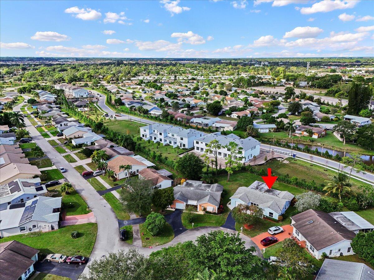 LUCERNE LAKES HOMES VILLA - Residential