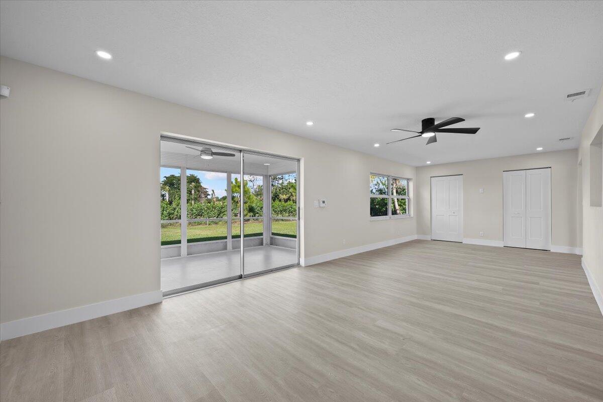 LUCERNE LAKES HOMES VILLA - Residential