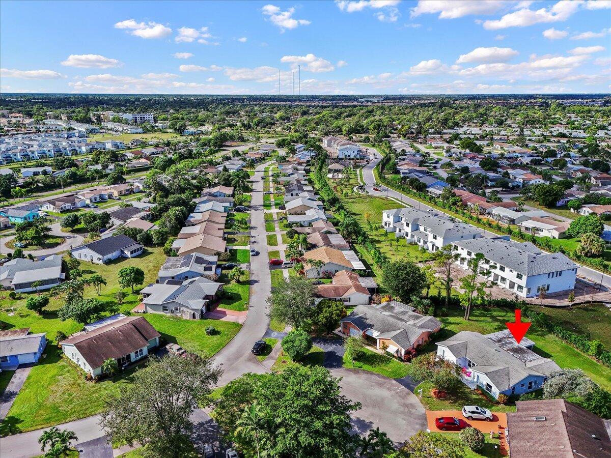 LUCERNE LAKES HOMES VILLA - Residential