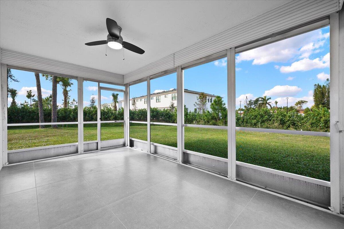 LUCERNE LAKES HOMES VILLA - Residential