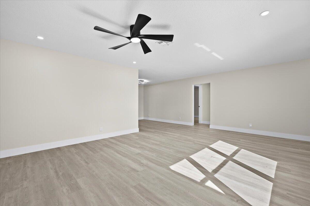 LUCERNE LAKES HOMES VILLA - Residential