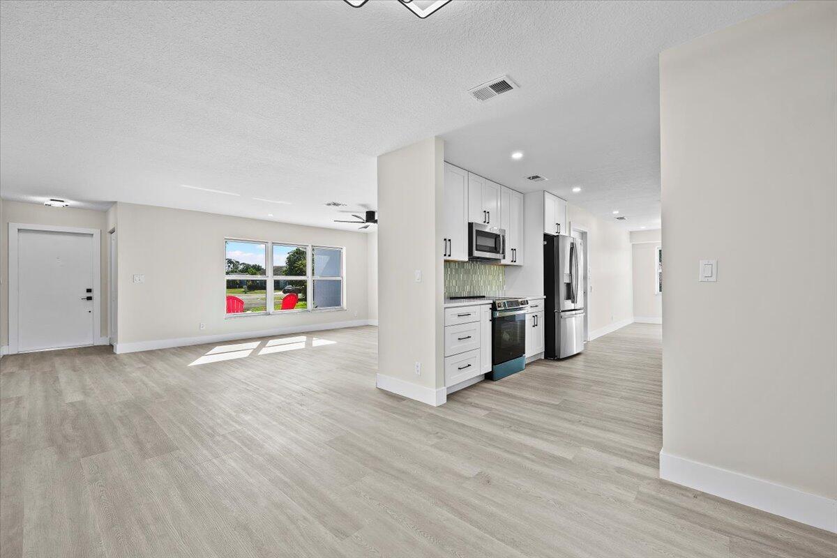 LUCERNE LAKES HOMES VILLA - Residential