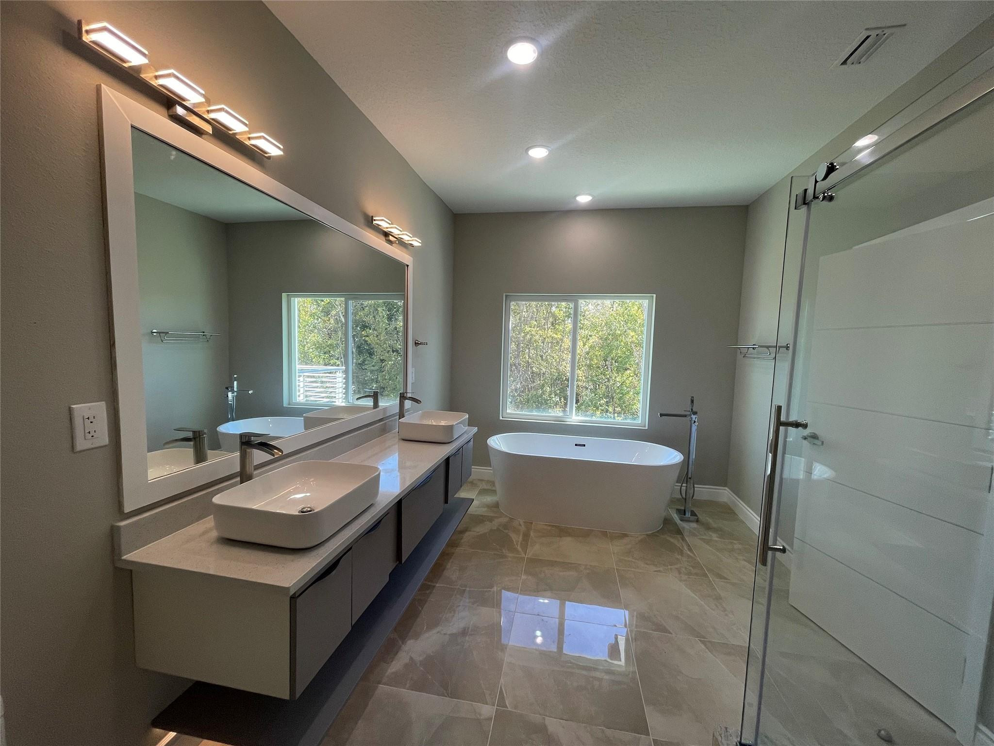 FAIRWAY VILLAS PHASE 2 - Residential Lease