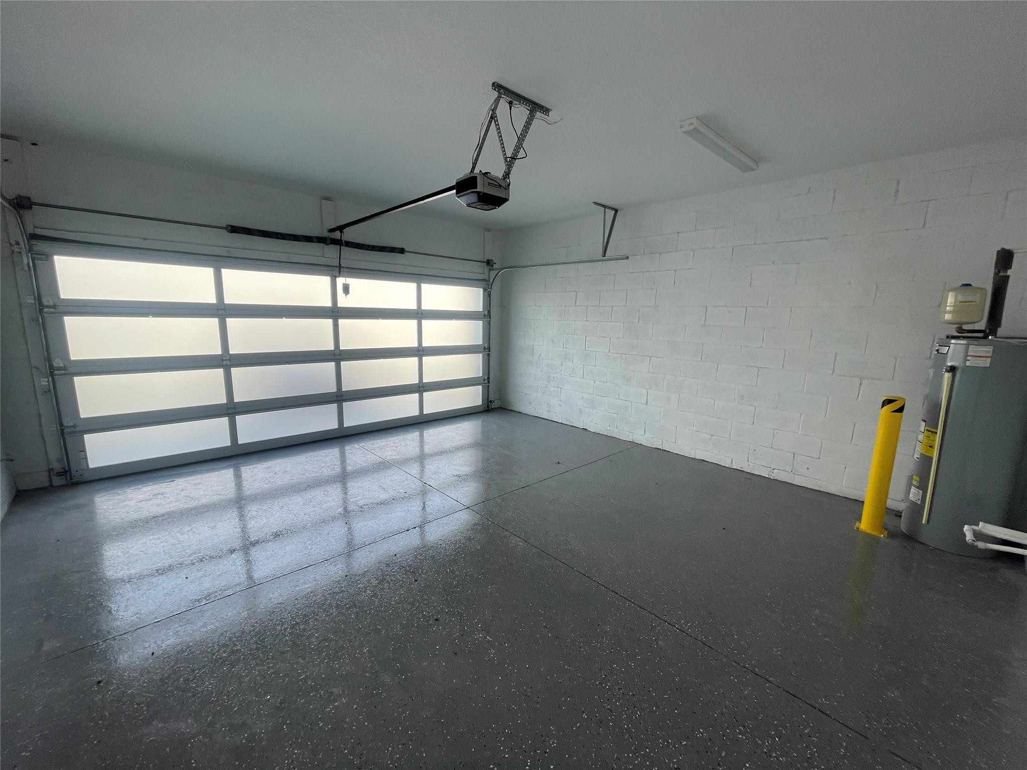 FAIRWAY VILLAS PHASE 2 - Residential Lease