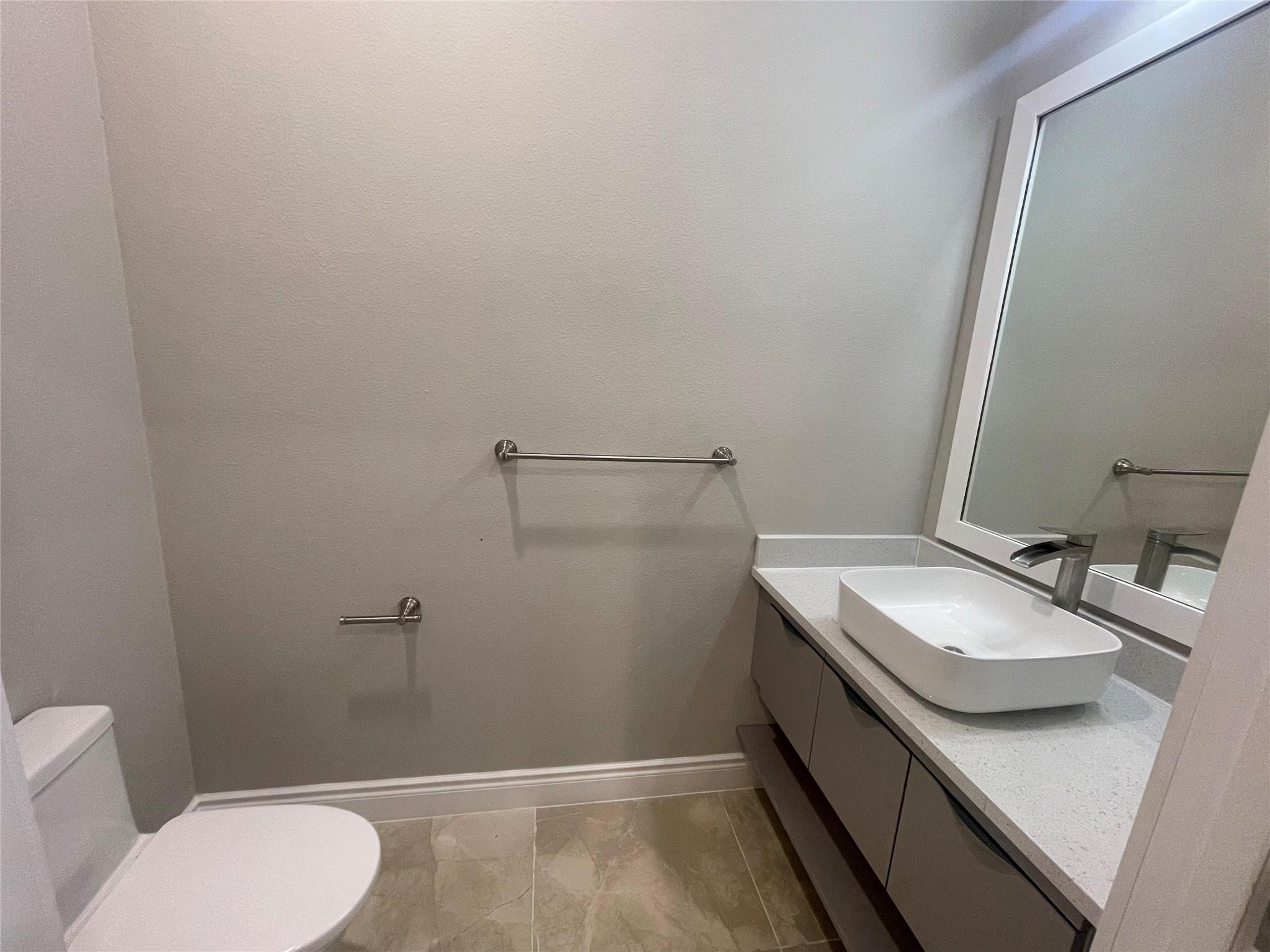 FAIRWAY VILLAS PHASE 2 - Residential Lease