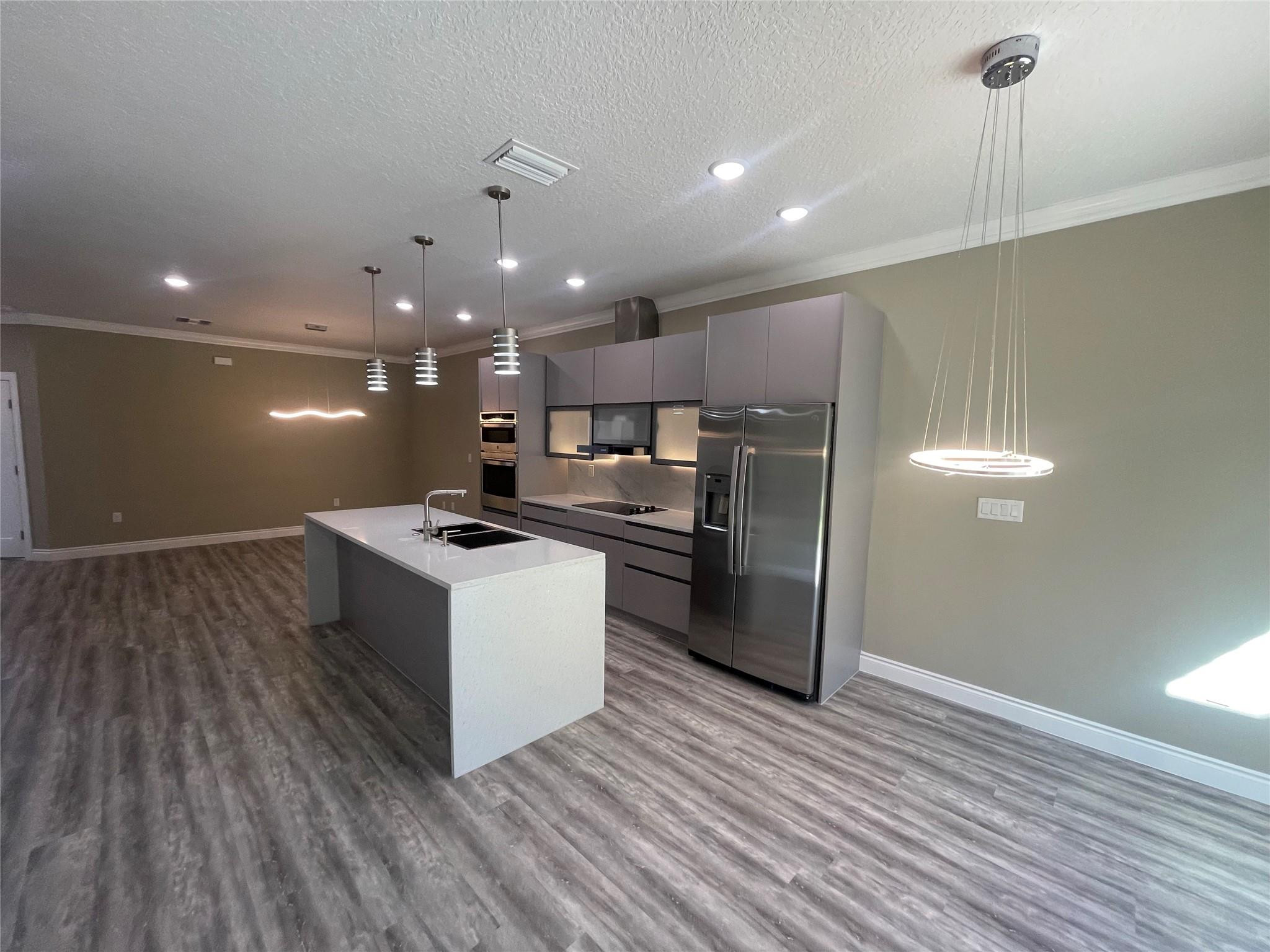 FAIRWAY VILLAS PHASE 2 - Residential Lease