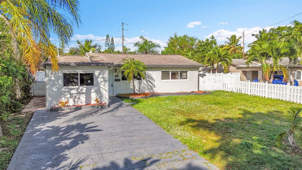 Photo of 29 SE 8th St, Dania Beach, FL 33004 (MLS # F10539707)