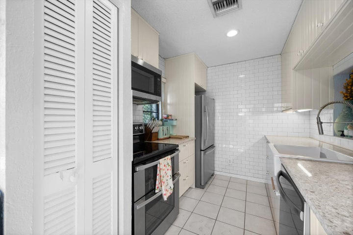 197 SE 1st Circle 15b