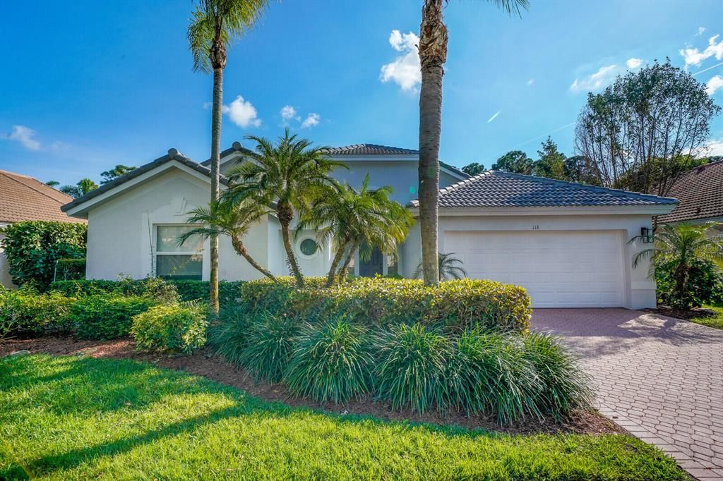 Photo of 118 Bent Tree Drive, Palm Beach Gardens, FL 33418 (MLS # R10873278)
