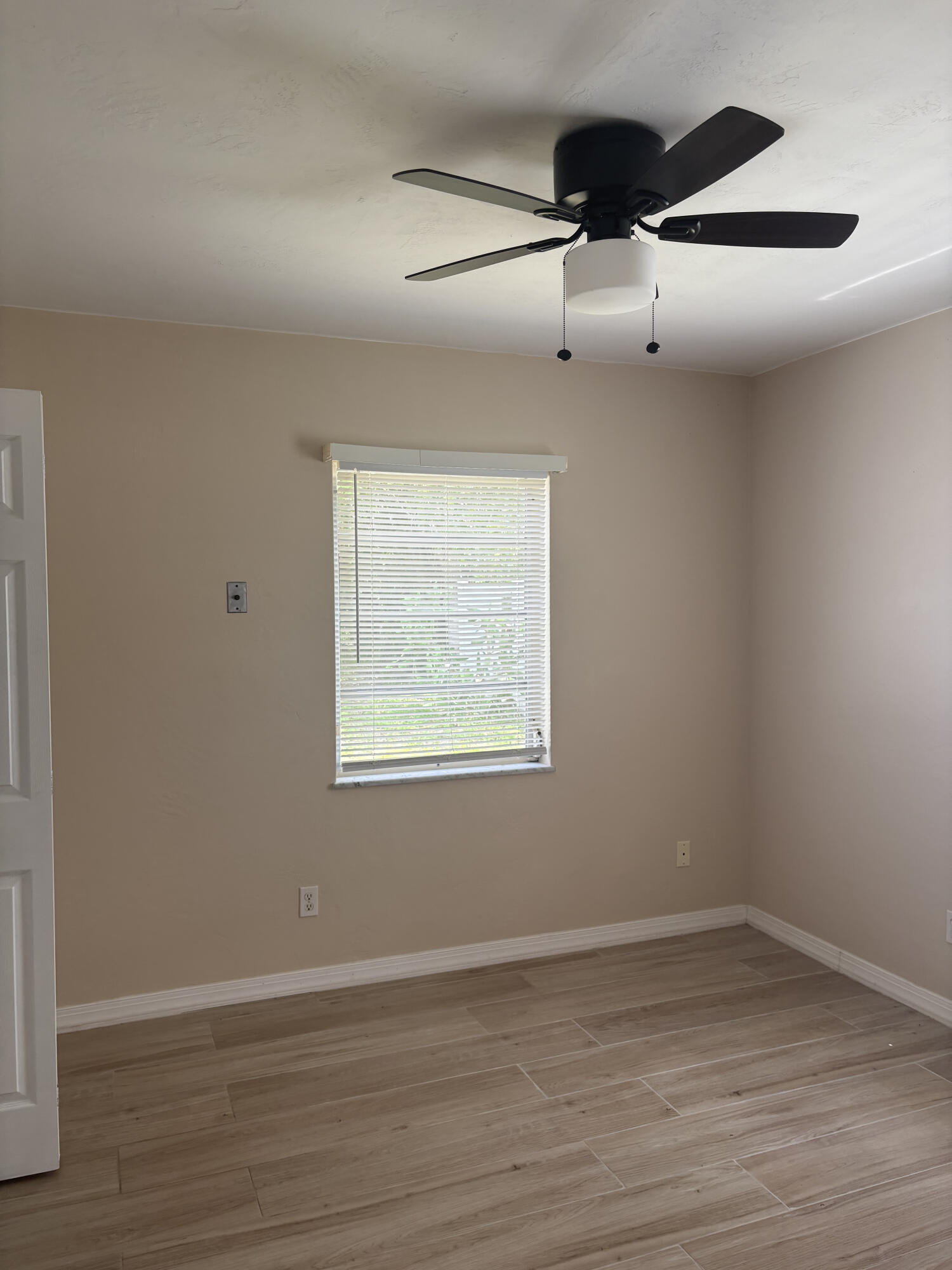 RIVER PARK UNIT 5 - Residential Lease