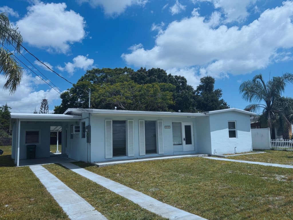Photo of 213 NE Prima Vista Boulevard, Port Saint Lucie, FL 34983 (MLS # B26027269)