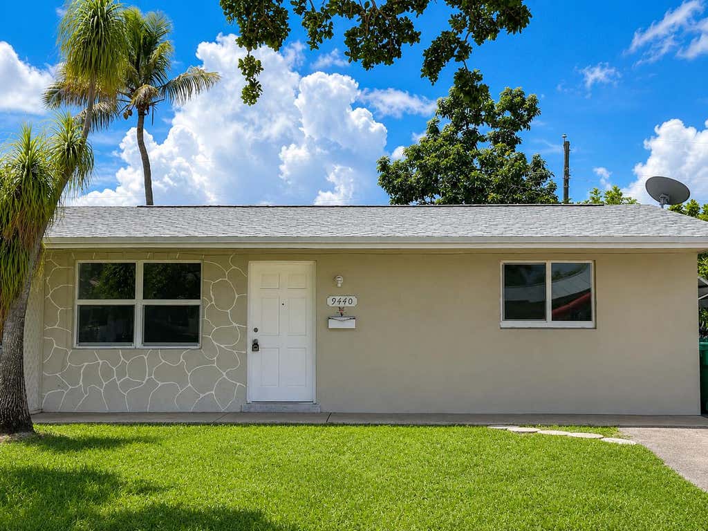 Photo of 9440 SW 51ST Street, Cooper City, FL 33328 (MLS # B26057983)