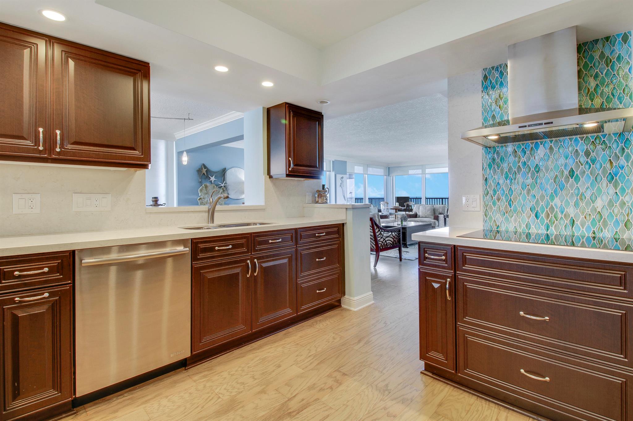 OCEAN SOUND CONDO - Residential