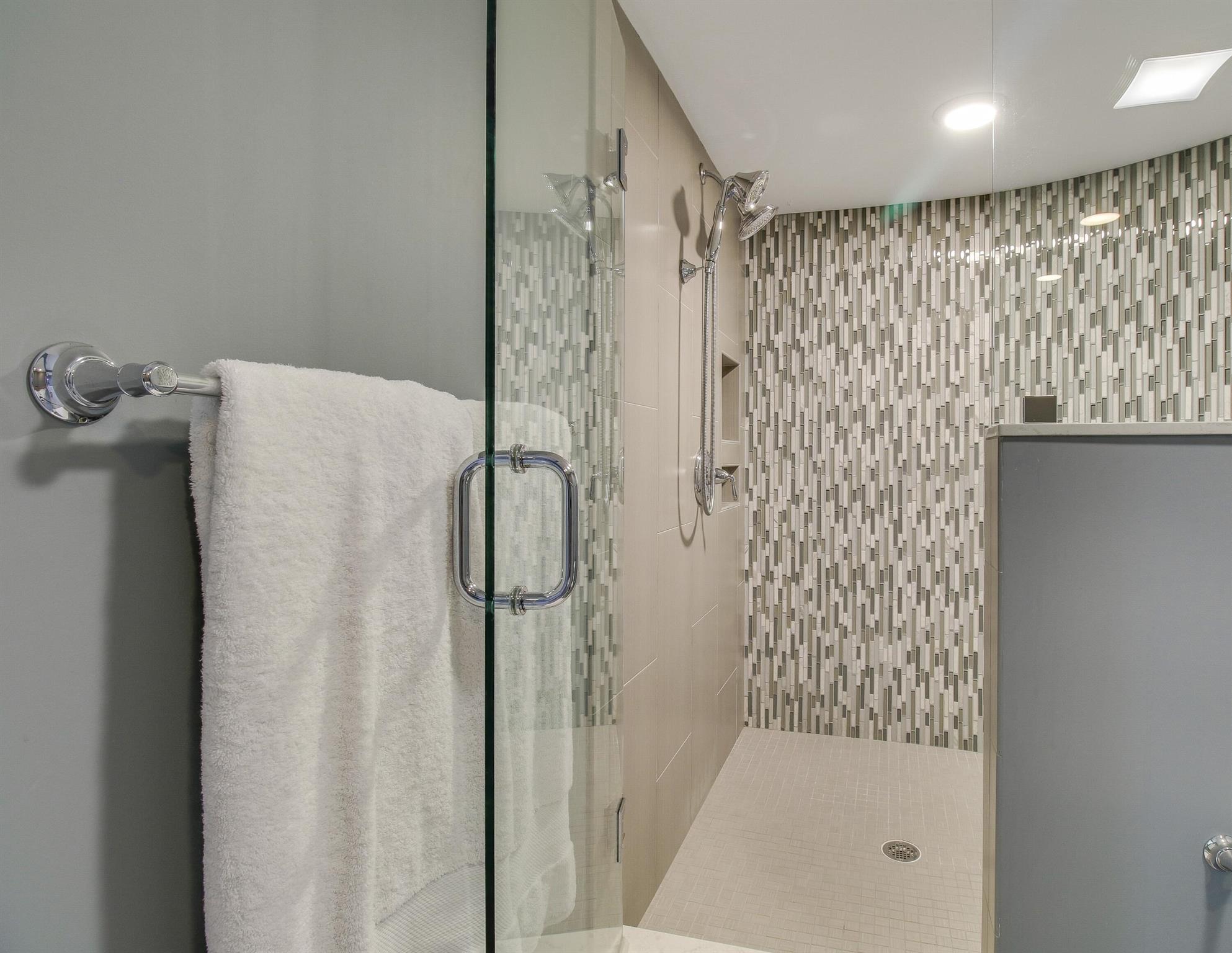 OCEAN SOUND CONDO - Residential