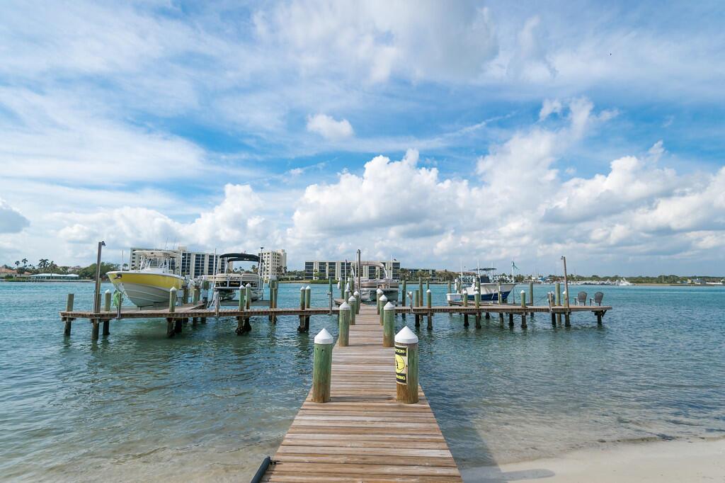 OCEAN SOUND CONDO - Residential