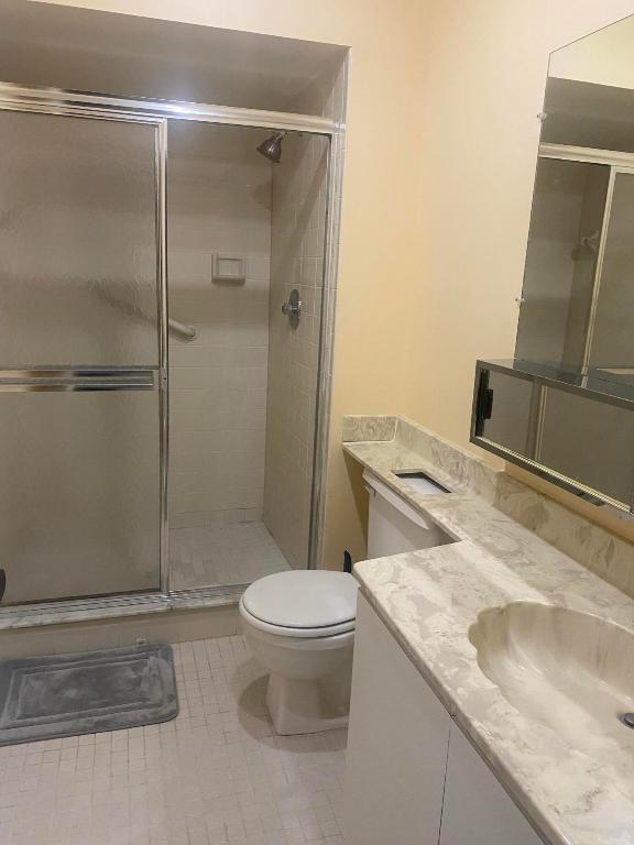 LAGO DEL REY - Residential Lease