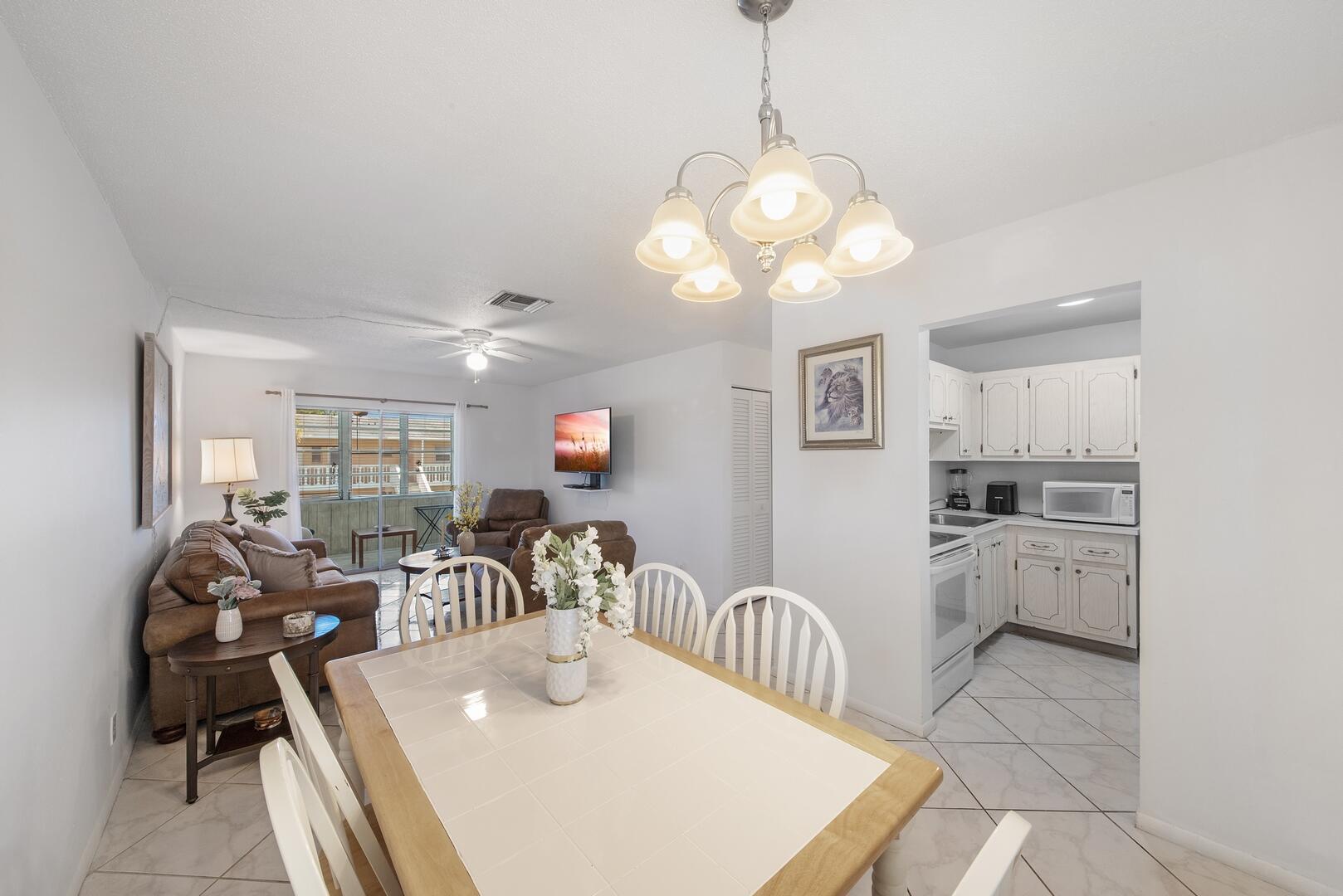 View photos, virtual tours, details... 2121 NE 1st Court 204