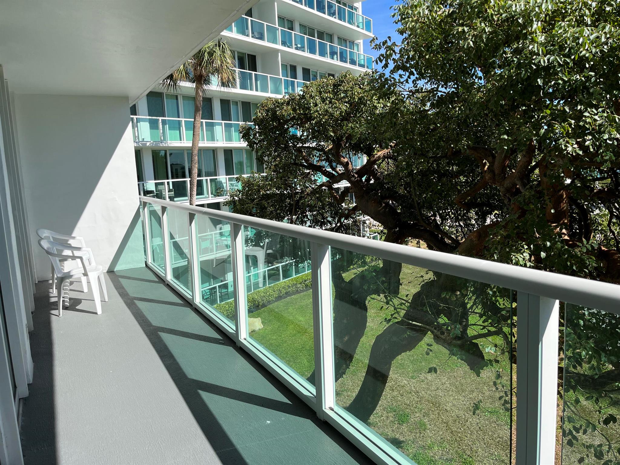 333 NE 21 Avenue 414, Deerfield Beach, FL, 33441/$480,000 3 333 NE 21 Avenue 414