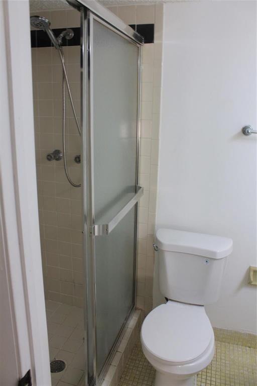 COUNTRYSIDE CONDO - Residential Lease