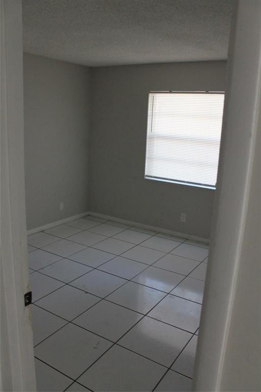 COUNTRYSIDE CONDO - Residential Lease