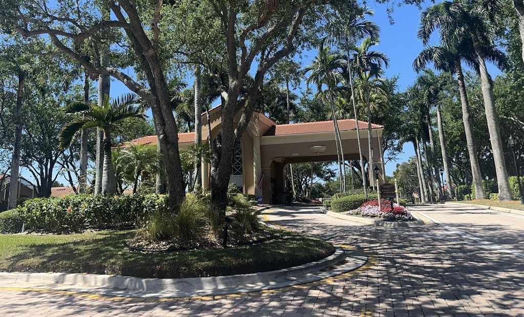 Photo of 5124 Pelican Cove Drive, Boynton Beach, FL 33437 (MLS # R11081686)