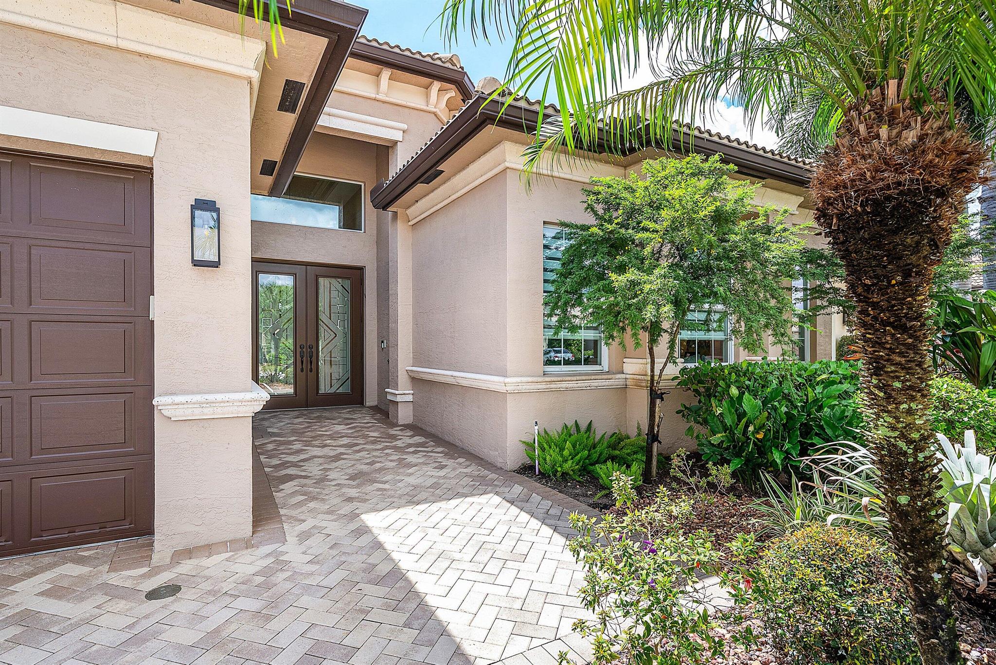VALENCIA COVE - Residential