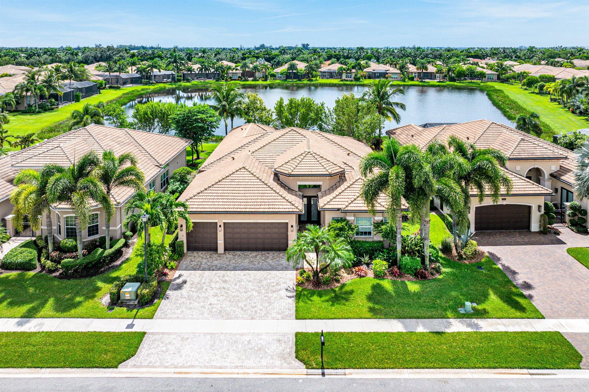 VALENCIA COVE - Residential