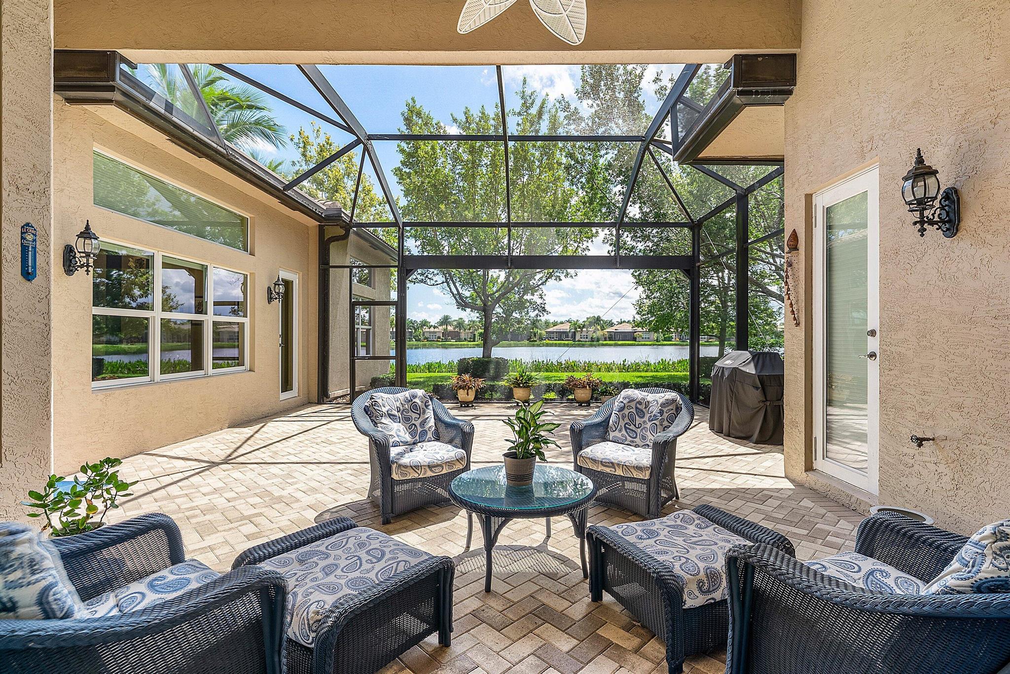 VALENCIA COVE - Residential