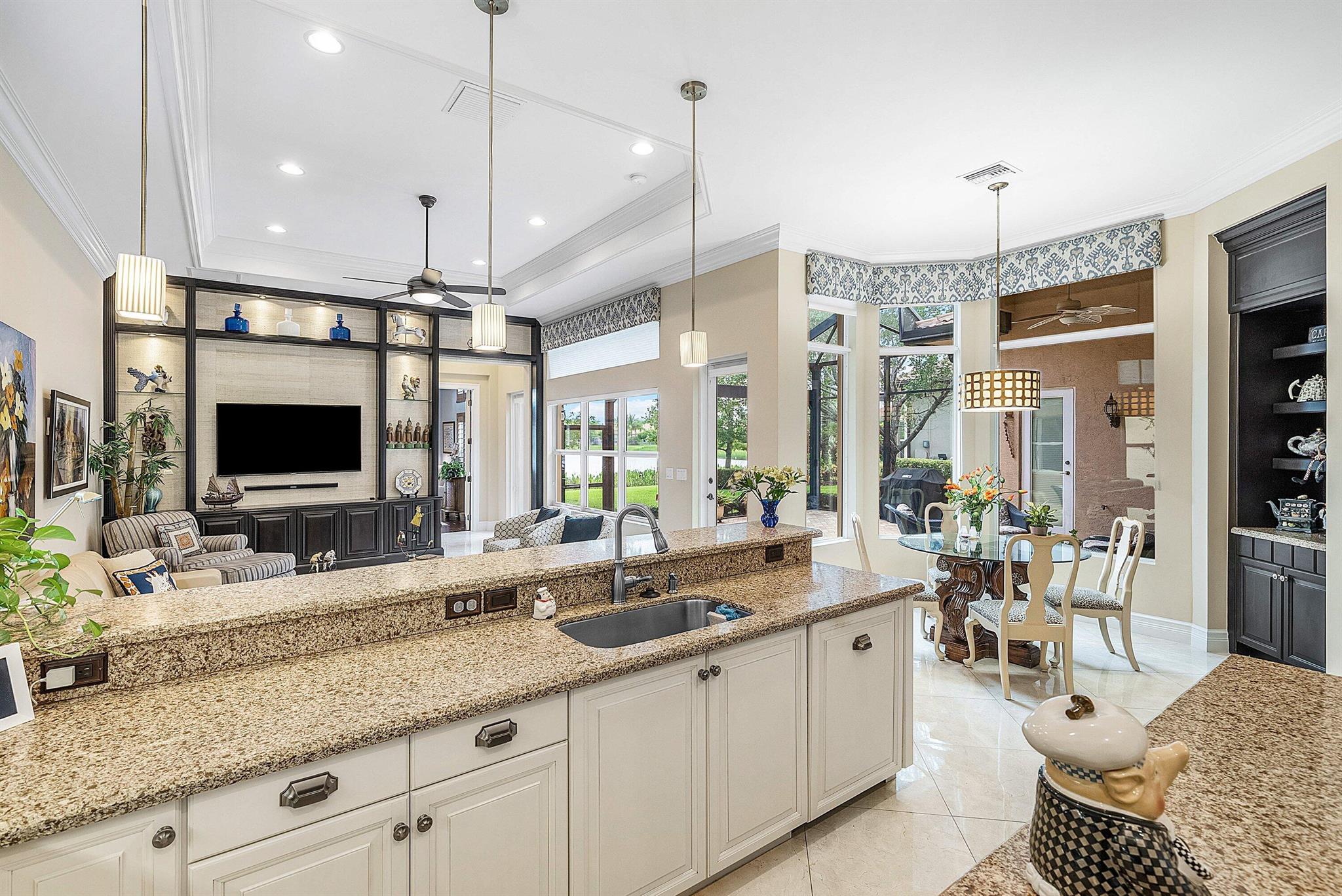 VALENCIA COVE - Residential