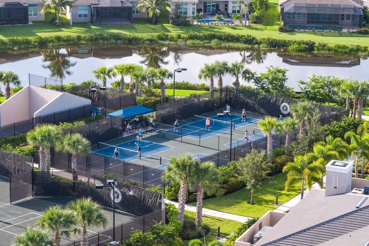 VALENCIA COVE - Residential
