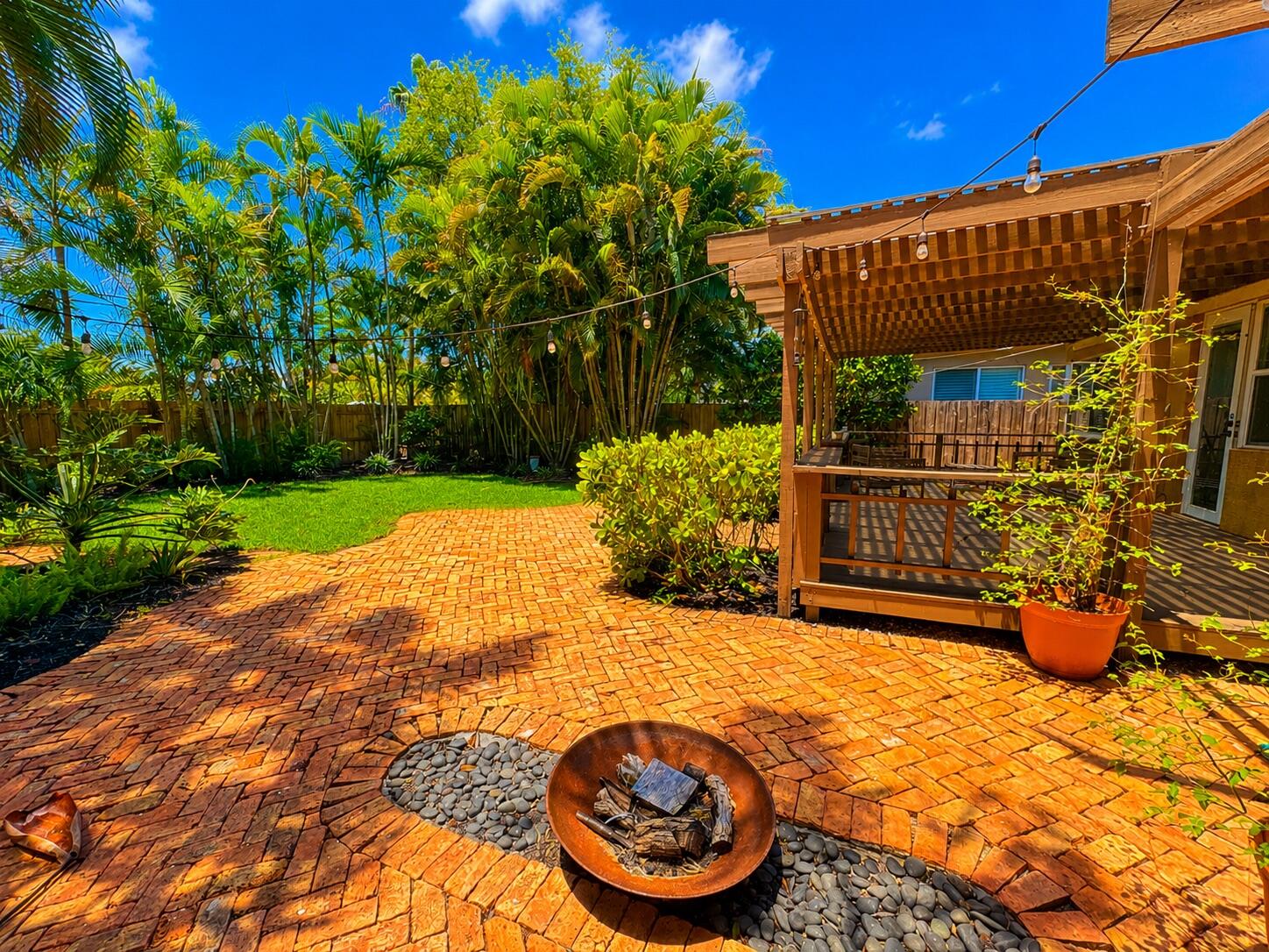 RIO VISTA ISLES - Residential
