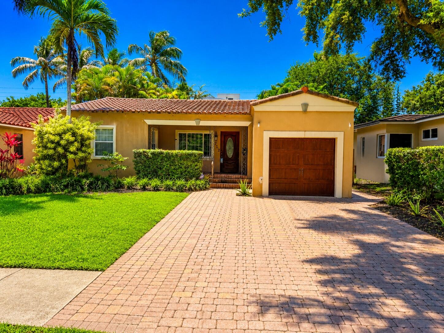 RIO VISTA ISLES - Residential
