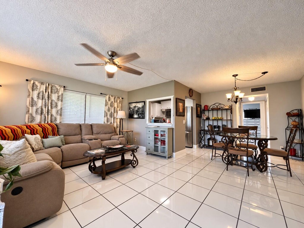 Photo of 153 CAMBRIDGE G, West Palm Beach, FL 33417 (MLS # B26092477)