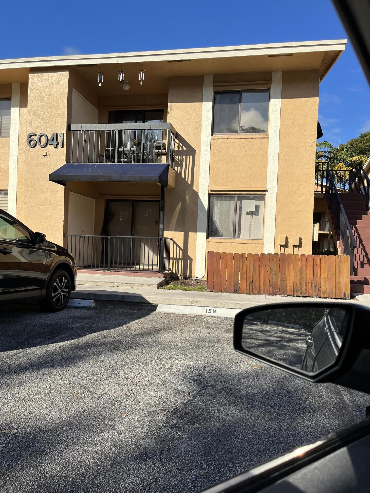 LAURELS AT SHERWOOD CONDOMINIUM - Residential