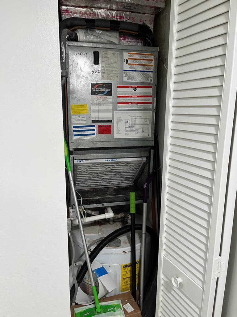 LAURELS AT SHERWOOD CONDOMINIUM - Residential