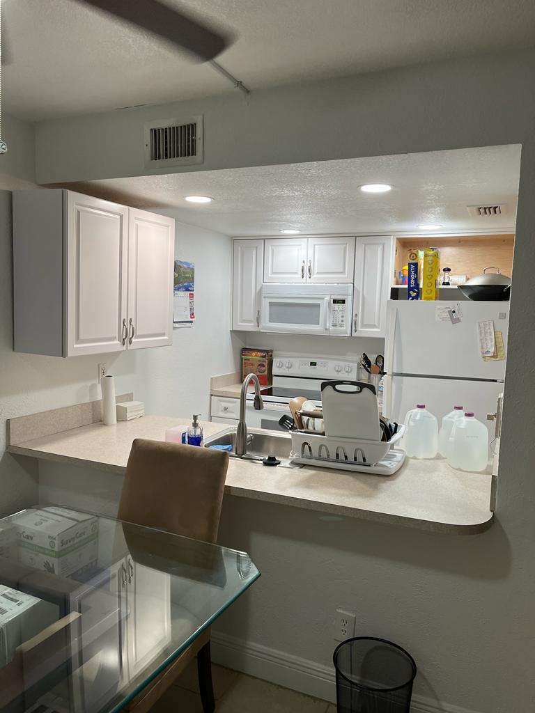 LAURELS AT SHERWOOD CONDOMINIUM - Residential