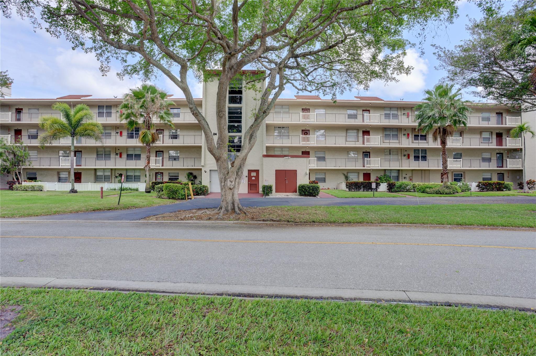 24 N Abbey Ln 202