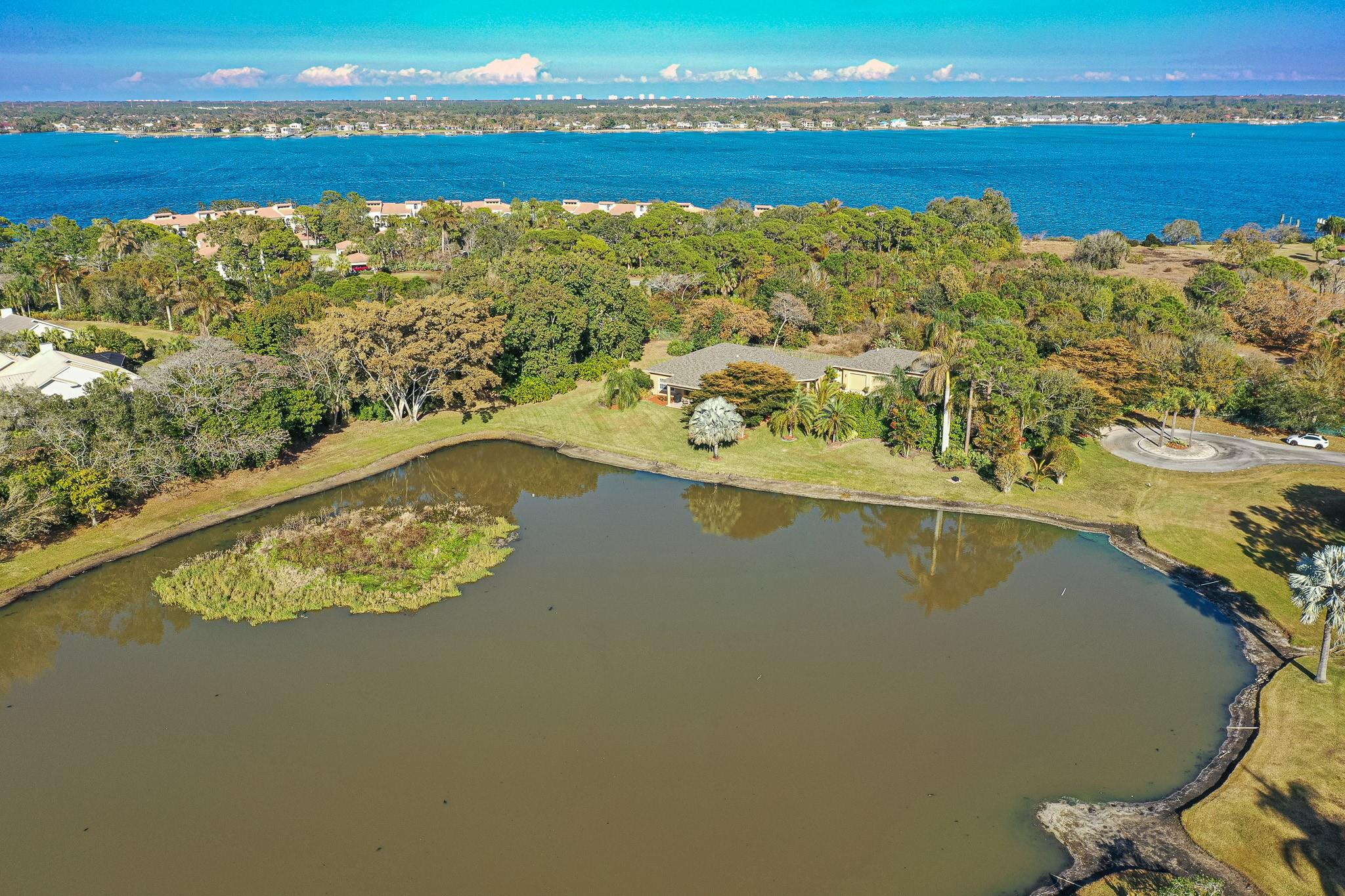 2490 NW Lakeridge Drive