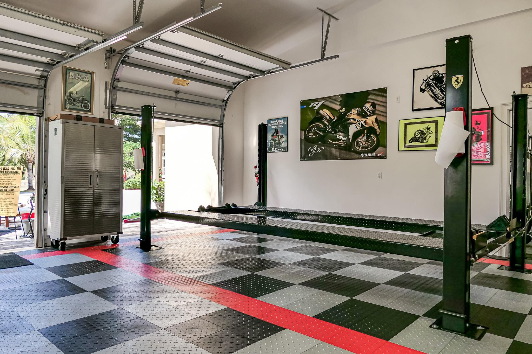 LAKERIDGE - Residential