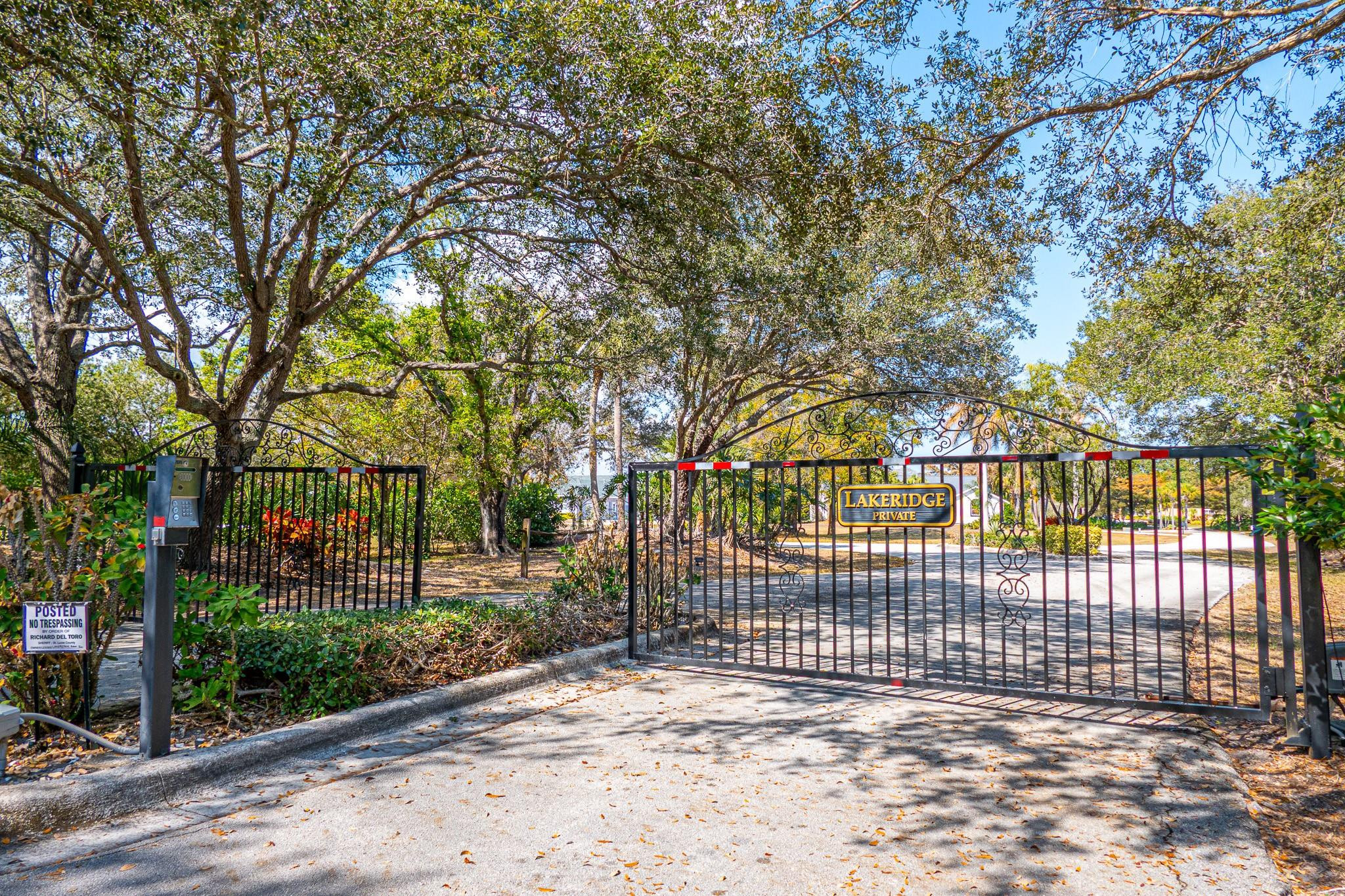 LAKERIDGE - Residential